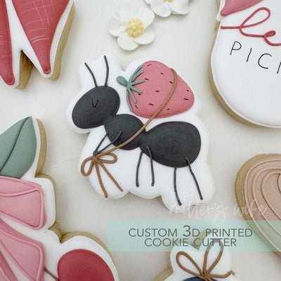 Standing Ant with Strawberry Picnic Cutter - Summer Strawberry Cookie Cutter - 3D Printed Cookie Cutter - TCK29155