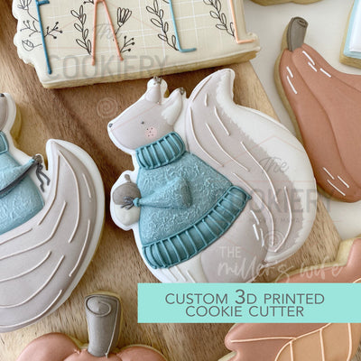 Squirrel Holding Acorn Cookie Cutter - Cute Woodland Cookie Cutter - Cookie Cutter -   3D Printed Cookie Cutter - TCK82158
